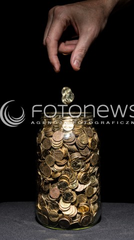  26.09.2017 WARSZAWA<br />OSZCZEDZANIE<br />N/Z SLOIK Z MONETAMI<br /> 