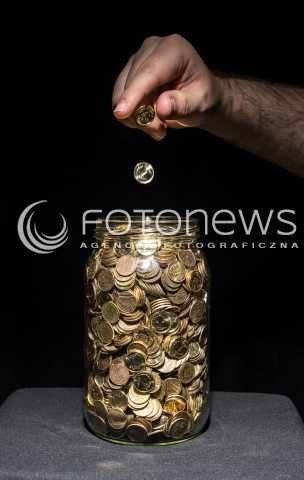  26.09.2017 WARSZAWA<br />OSZCZEDZANIE<br />N/Z SLOIK Z MONETAMI<br /> 
