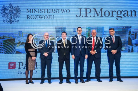  26.09.2017 WARSZAWA<br />KONFERENCJA MINISTRA ROZWOJU I J. P. MORGAN <br />N/Z MINISTER ROZWOJU MATEUSZ MORAWIECKI DYREKTOR ZARZADZAJACY SZEF DZIALU KORPORACYJNEGO J. P. MORGAN STEVE COHEN<br /> 