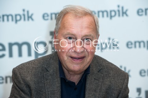  26.09.2017 WARSZAWA EMPIK<br />SPOTKANIE Z JERZYM STUHREM<br />N/Z JERZY STUHR<br /> 