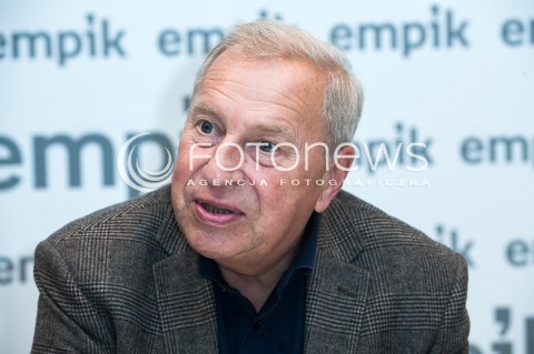  26.09.2017 WARSZAWA EMPIK<br />SPOTKANIE Z JERZYM STUHREM<br />N/Z JERZY STUHR<br /> 