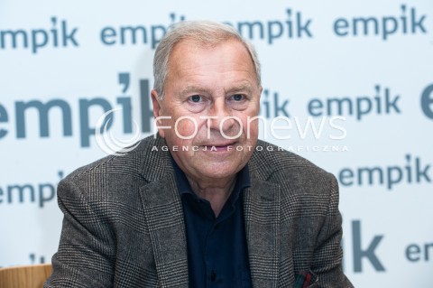  26.09.2017 WARSZAWA EMPIK<br />SPOTKANIE Z JERZYM STUHREM<br />N/Z JERZY STUHR<br /> 