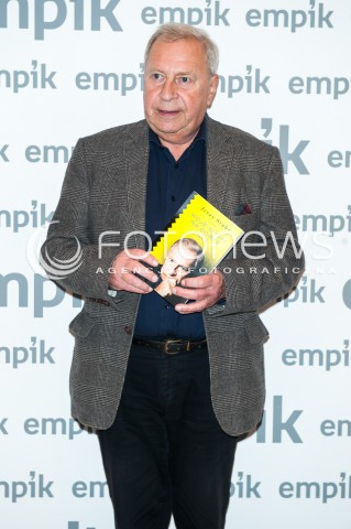  26.09.2017 WARSZAWA EMPIK<br />SPOTKANIE Z JERZYM STUHREM<br />N/Z JERZY STUHR<br /> 