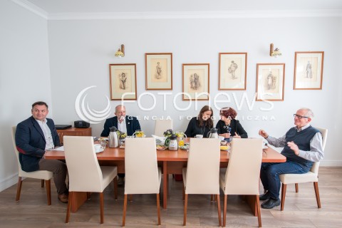  28.09.2017 WARSZAWA<br />POSIEDZENIE RADY MEDIOW NARODOWYCH<br />N/Z KRZYSZTOF CZABANSKI JULIUSZ BRAUN ELZBIETA KRUK JOANNA LICHOCKA GRZEGORZ PODZORNY<br /> 