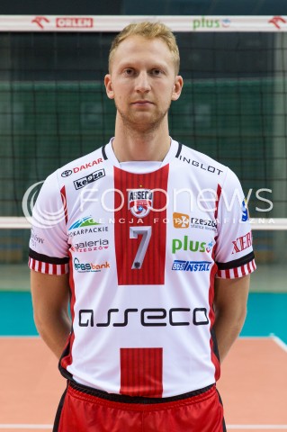  29.09.2017 RZESZOW <br />SESJA ZDJECIOWA SIATKARZY ASSECO RESOVIA<br />SEZON 2017/2018<br />N/Z JAKUB JAROSZ<br /> 