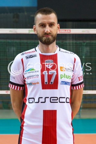  29.09.2017 RZESZOW <br />SESJA ZDJECIOWA SIATKARZY ASSECO RESOVIA<br />SEZON 2017/2018<br />N/Z MARCIN MOZDZONEK<br /> 