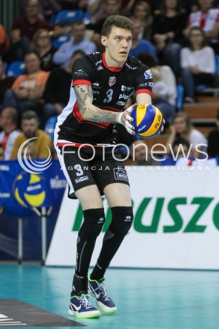  30.09.2017 RZESZOW<br />SIATKOWKA PLUSLIGA 2017/2018 MEN VOLLEYBALL POLAND POLISH PLUS LIGA LEAGUE SEASON 2017/2018<br />MECZ ASSECO RESOVIA RZESZOW - DAFI SPOLEM KIELCE <br />N/Z BARTLOMIEJ LEMANSKI SYLWETKA <br /> 