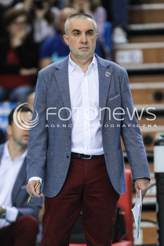  30.09.2017 RZESZOW<br />SIATKOWKA PLUSLIGA 2017/2018 MEN VOLLEYBALL POLAND POLISH PLUS LIGA LEAGUE SEASON 2017/2018<br />MECZ ASSECO RESOVIA RZESZOW - DAFI SPOLEM KIELCE <br />N/Z ROBERTO SERNIOTTI - I TRENER ( HEAD COACH ) SYLWETKA <br /> 