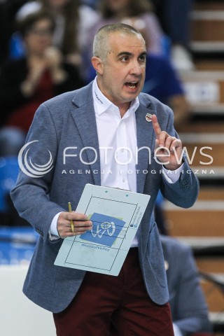  30.09.2017 RZESZOW<br />SIATKOWKA PLUSLIGA 2017/2018 MEN VOLLEYBALL POLAND POLISH PLUS LIGA LEAGUE SEASON 2017/2018<br />MECZ ASSECO RESOVIA RZESZOW - DAFI SPOLEM KIELCE <br />N/Z ROBERTO SERNIOTTI - I TRENER ( HEAD COACH ) SYLWETKA EMOCJE<br /> 