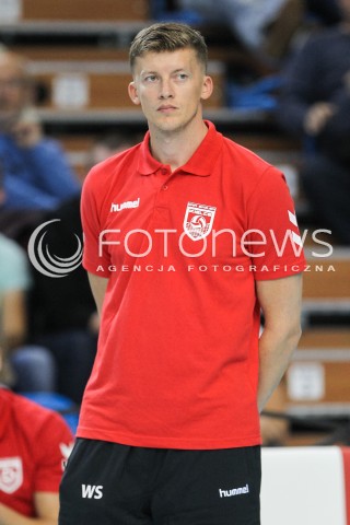  30.09.2017 RZESZOW<br />SIATKOWKA PLUSLIGA 2017/2018 MEN VOLLEYBALL POLAND POLISH PLUS LIGA LEAGUE SEASON 2017/2018<br />MECZ ASSECO RESOVIA RZESZOW - DAFI SPOLEM KIELCE <br />N/Z WOJCIECH SERAFIN - I TRENER ( HEAD COACH ) SYLWETKA <br /> 