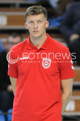  30.09.2017 RZESZOW<br />SIATKOWKA PLUSLIGA 2017/2018 MEN VOLLEYBALL POLAND POLISH PLUS LIGA LEAGUE SEASON 2017/2018<br />MECZ ASSECO RESOVIA RZESZOW - DAFI SPOLEM KIELCE <br />N/Z WOJCIECH SERAFIN - I TRENER ( HEAD COACH ) SYLWETKA <br /> 