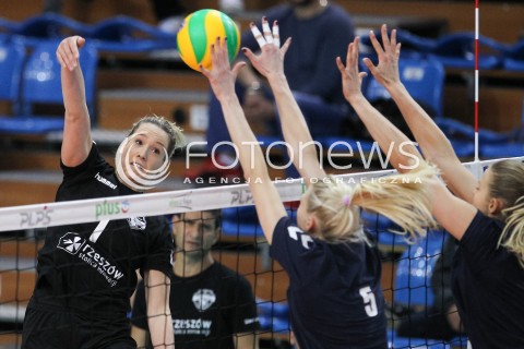  06.10.2017 RZESZOW <br />SIATKOWKA KOBIET SEZON 2017/2018 <br />V MIEDZYNARODOWY TURNIEJ O PUCHAR FIRMY DEVELOPRES<br />MECZ DEVELOPRES SKYRES RZESZOW - POLSKI CUKIER MUSZYNIANKA MUSZYNA<br />N/Z HELENE ROUSSEAUX <br /> 