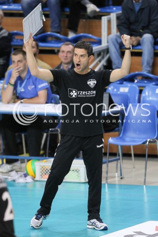  06.10.2017 RZESZOW <br />SIATKOWKA KOBIET SEZON 2017/2018 <br />V MIEDZYNARODOWY TURNIEJ O PUCHAR FIRMY DEVELOPRES<br />MECZ DEVELOPRES SKYRES RZESZOW - POLSKI CUKIER MUSZYNIANKA MUSZYNA<br />N/Z LORENZO MICELLI TRENER SYLWETKA RADOSC EMOCJE<br /> 