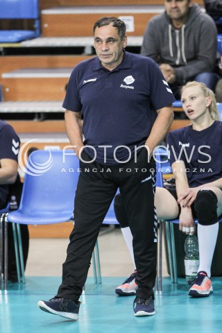 06.10.2017 RZESZOW <br />SIATKOWKA KOBIET SEZON 2017/2018 <br />V MIEDZYNARODOWY TURNIEJ O PUCHAR FIRMY DEVELOPRES<br />MECZ DEVELOPRES SKYRES RZESZOW - POLSKI CUKIER MUSZYNIANKA MUSZYNA<br />N/Z BOGDAN SERWINSKI TRENER SYLWETKA<br /> 