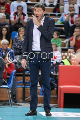  07.10.2017 RZESZOW<br />SIATKOWKA PLUSLIGA 2017/2018 MEN VOLLEYBALL POLAND POLISH PLUS LIGA LEAGUE SEASON 2017/2018<br />MECZ ASSECO RESOVIA RZESZOW - ZAKSA KEDZIERZYN KOZLE <br />N/Z ANDREA GARDINI - I TRENER ( HEAD COACH ) SYLWETKA <br /> 