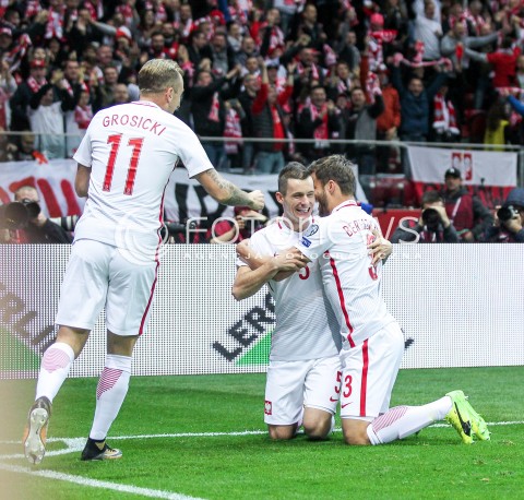  08.10.2017 WARSZAWA STADION NARODOWY <br />PILKA NOZNA REPREZENTACJA KWALIFIKACJE DO MISTRZOSTW SWIATA ROSJA 2018<br />Football European Qualifiers Fifa World Cup Russia 2018<br />MECZ POLSKA - CZARNOGORA ( Poland - Montenegro )<br />N/Z KRZYSZTOF MACZYNSKI BARTOSZ BERESZYNSKI KAMIL GROSICKI RADOSC EMOCJE BRAMKA GOL NA 1:0 <br /> 