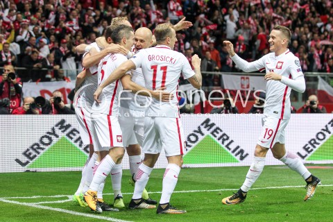  08.10.2017 WARSZAWA STADION NARODOWY <br />PILKA NOZNA REPREZENTACJA KWALIFIKACJE DO MISTRZOSTW SWIATA ROSJA 2018<br />Football European Qualifiers Fifa World Cup Russia 2018<br />MECZ POLSKA - CZARNOGORA ( Poland - Montenegro )<br />N/Z MICHAL PAZDAN PIOTR ZIELINSKI KRZYSZTOF MACZYNSKI RADOSC EMOCJE BRAMKA GOL NA 1:0 <br /> 