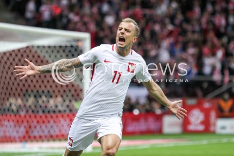  08.10.2017 WARSZAWA STADION NARODOWY <br />PILKA NOZNA REPREZENTACJA KWALIFIKACJE DO MISTRZOSTW SWIATA ROSJA 2018<br />Football European Qualifiers Fifa World Cup Russia 2018<br />MECZ POLSKA - CZARNOGORA ( Poland - Montenegro )<br />N/Z KAMIL GROSICKI RADOSC EMOCJE BRAMKA GOL NA 2:0 SYLWETKA <br /> 