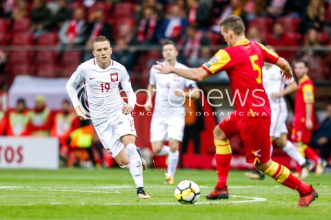  08.10.2017 WARSZAWA STADION NARODOWY <br />PILKA NOZNA REPREZENTACJA KWALIFIKACJE DO MISTRZOSTW SWIATA ROSJA 2018<br />Football European Qualifiers Fifa World Cup Russia 2018<br />MECZ POLSKA - CZARNOGORA ( Poland - Montenegro )<br />N/Z PIOTR ZIELINSKI NEMANJA MIJUSKOVIC <br /> 