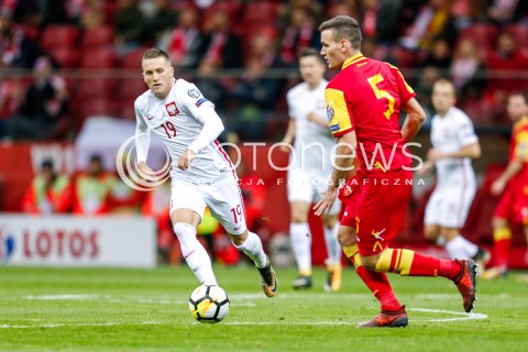  08.10.2017 WARSZAWA STADION NARODOWY <br />PILKA NOZNA REPREZENTACJA KWALIFIKACJE DO MISTRZOSTW SWIATA ROSJA 2018<br />Football European Qualifiers Fifa World Cup Russia 2018<br />MECZ POLSKA - CZARNOGORA ( Poland - Montenegro )<br />N/Z PIOTR ZIELINSKI NEMANJA MIJUSKOVIC <br /> 