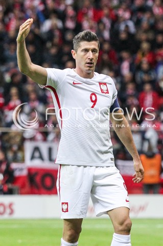 08.10.2017 WARSZAWA STADION NARODOWY <br />PILKA NOZNA REPREZENTACJA KWALIFIKACJE DO MISTRZOSTW SWIATA ROSJA 2018<br />Football European Qualifiers Fifa World Cup Russia 2018<br />MECZ POLSKA - CZARNOGORA ( Poland - Montenegro )<br />N/Z ROBERT LEWANDOWSKI SYLWETKA <br /> 
