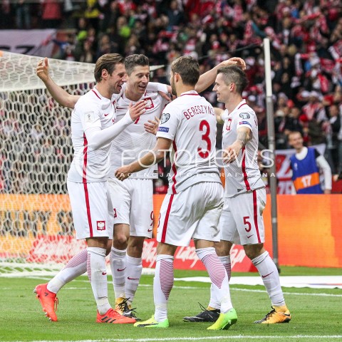  08.10.2017 WARSZAWA STADION NARODOWY <br />
PILKA NOZNA REPREZENTACJA KWALIFIKACJE DO MISTRZOSTW SWIATA ROSJA 2018<br />
Football European Qualifiers Fifa World Cup Russia 2018<br />
MECZ POLSKA - CZARNOGORA ( Poland - Montenegro )<br />
N/Z ROBERT LEWANDOWSKI GRZEGORZ KRYCHOWIAK KRZYSZTOF MACZYNSKI BARTOSZ BERESZYNSKI AWANS RADOSC EMOCJE WYGRANA ZWYCIESTWO<br />
 
