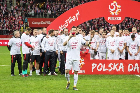  08.10.2017 WARSZAWA STADION NARODOWY <br />
PILKA NOZNA REPREZENTACJA KWALIFIKACJE DO MISTRZOSTW SWIATA ROSJA 2018<br />
Football European Qualifiers Fifa World Cup Russia 2018<br />
MECZ POLSKA - CZARNOGORA ( Poland - Montenegro )<br />
N/Z AWANS WYGRANA ZWYCIESTWO RADOSC EMOCJE ZAWODNICY ROBERT LEWANDOWSKI <br />
 