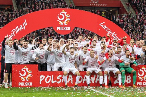  08.10.2017 WARSZAWA STADION NARODOWY <br />
PILKA NOZNA REPREZENTACJA KWALIFIKACJE DO MISTRZOSTW SWIATA ROSJA 2018<br />
Football European Qualifiers Fifa World Cup Russia 2018<br />
MECZ POLSKA - CZARNOGORA ( Poland - Montenegro )<br />
N/Z AWANS WYGRANA ZWYCIESTWO RADOSC EMOCJE ZAWODNICY ZDJECIE GRUPOWE GRUPOWKA ROBERT LEWANDOWSKI WOJCIECH SZCZESNY GRZEGORZ KRYCHOWIAK KAMIL GLIK KAMIL GROSICKI<br />
 