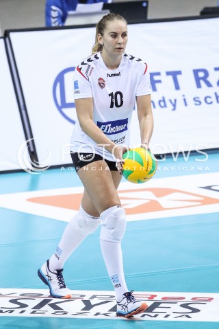 08.10.2017 RZESZOW <br />SIATKOWKA KOBIET SEZON 2017/2018 <br />V MIEDZYNARODOWY TURNIEJ O PUCHAR FIRMY DEVELOPRES<br />MECZ RC CANNES ? DEVELOPRES SKYRES RZESZOW <br />N/Z ADELA HELIC SYLWETKA <br /> 
