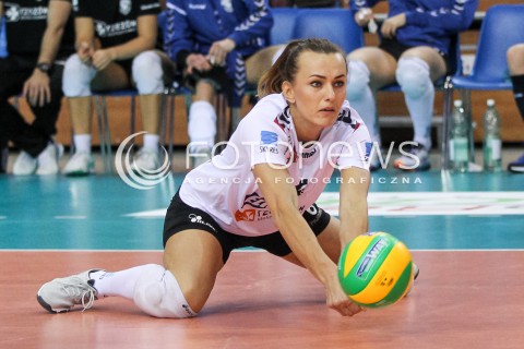  08.10.2017 RZESZOW <br />SIATKOWKA KOBIET SEZON 2017/2018 <br />V MIEDZYNARODOWY TURNIEJ O PUCHAR FIRMY DEVELOPRES<br />MECZ RC CANNES ? DEVELOPRES SKYRES RZESZOW <br />N/Z KATARZYNA ZABINSKA SYLWETKA <br /> 