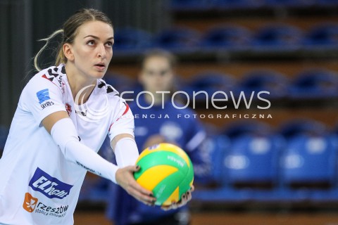  08.10.2017 RZESZOW <br />SIATKOWKA KOBIET SEZON 2017/2018 <br />V MIEDZYNARODOWY TURNIEJ O PUCHAR FIRMY DEVELOPRES<br />MECZ RC CANNES ? DEVELOPRES SKYRES RZESZOW <br />N/Z MAGDALENA HAWRYLA SYLWETKA <br /> 