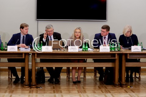  11.10.2017 WARSZAWA SEJM<br />KOMISJA SLEDCZA GRUPY AMBER GOLD<br />N/Z MAREK SUSKI MALGORZATA WASSERMANN TOMASZ RZYMKOWSKI JOANNA KOPCINSKA JAROSLAW KRAJEWSKI<br /> 