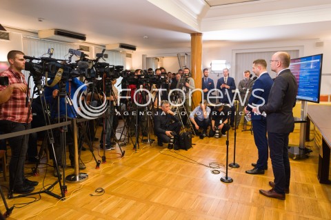  11.10.2017 WARSZAWA<br />KONFERENCJA PRASOWA PATRYKA JAKIEGO W SPRAWIE USTAWY REPRYWATYZACYJNEJ<br />N/Z WICEMINISTER SPRAWIEDLIWOSCI PATRYK JAKI<br /> 