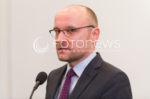  11.10.2017 WARSZAWA<br />KONFERENCJA PRASOWA PATRYKA JAKIEGO W SPRAWIE USTAWY REPRYWATYZACYJNEJ<br />N/Z PROFESOR KAMIL ZARADKIEWICZ<br /> 