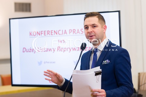  11.10.2017 WARSZAWA<br />KONFERENCJA PRASOWA PATRYKA JAKIEGO W SPRAWIE USTAWY REPRYWATYZACYJNEJ<br />N/Z WICEMINISTER SPRAWIEDLIWOSCI PATRYK JAKI<br /> 
