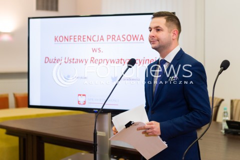  11.10.2017 WARSZAWA<br />KONFERENCJA PRASOWA PATRYKA JAKIEGO W SPRAWIE USTAWY REPRYWATYZACYJNEJ<br />N/Z WICEMINISTER SPRAWIEDLIWOSCI PATRYK JAKI<br /> 