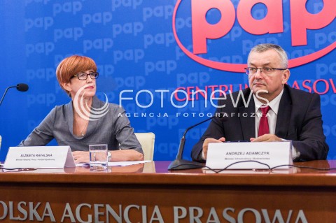  11.10.2017 WARSZAWA<br />OTWARCIE KAMPANII POCZTA POLSKA BEZ BARIER<br />N/Z MINISTER RODZINY ELZBIETA RAFALSKA MINISTER INFRASTRUKTURY I BUDOWNICTWA ANDRZEJ ADAMCZYK<br /> 