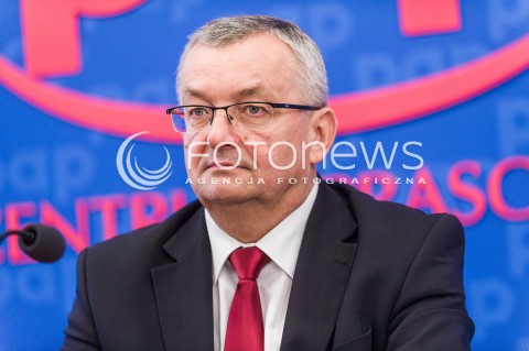  11.10.2017 WARSZAWA<br />OTWARCIE KAMPANII POCZTA POLSKA BEZ BARIER<br />N/Z MINISTER INFRASTRUKTURY I BUDOWNICTWA ANDRZEJ ADAMCZYK<br /> 