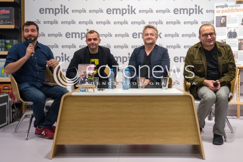  12.10.2017 WARSZAWA<br />SPOTKANIE Z AKTORAMI UCHO PREZESA<br />N/Z ROBERT GORSKI MIKOLAJ CIESLAK PAWEL KOSLIK<br /> 