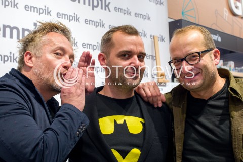  12.10.2017 WARSZAWA<br />SPOTKANIE Z AKTORAMI UCHO PREZESA<br />N/Z ROBERT GORSKI MIKOLAJ CIESLAK PAWEL KOSLIK<br /> 