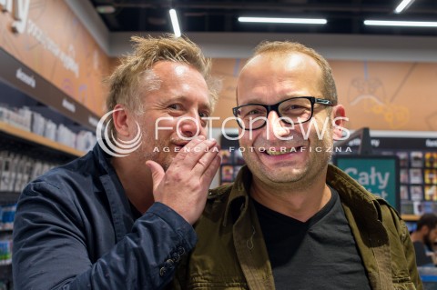  12.10.2017 WARSZAWA<br />SPOTKANIE Z AKTORAMI UCHO PREZESA<br />N/Z ROBERT GORSKI MIKOLAJ CIESLAK<br /> 
