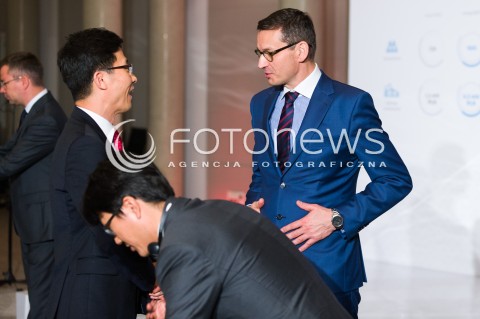 12.10.2017 WARSZAWA<br />KONFERENCJA STRATEGIA ODPOWIEDZIALNEGO ROZWODU W PRAKTYCE<br />N/Z MINISTER ROZWOJU I FINANSOW MATEUSZ MORAWIECKI PREZEZES LG CHEM WROCLAW EGERGY SP ZOO SA SOON CHEOL CHOI<br /> 