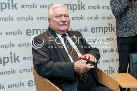 12.10.2017 WARSZAWA<br />PREMIERA KSIAZKI JA Z LECHEM WALESA ROZMAWIAJA ANDRZEJ BODNAR CEZARY LAZAREWICZ<br />N/Z LECH WALESA<br /> 
