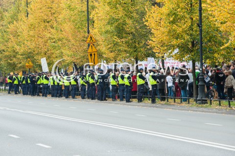  14.10.2017 WARSZAWA<br />PROTEST REZYDENTOW POD KPRM<br />N/Z UCZESTNICY WYDARZENIA POLICJA<br /> 