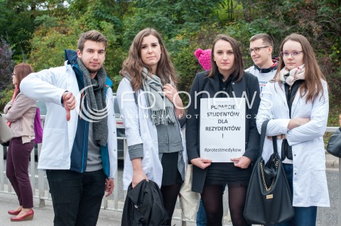 Protest rezydentów przed Kancelarią Premiera w Warszawie
