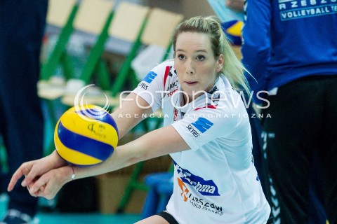 14.10.2017 RZESZOW <br />SIATKOWKA LIGA SIATKOWKI KOBIET LSK 2017/2018 WOMEN VOLLEYBALL POLAND POLISH LEAGUE <br />MECZ DEVELOPRES SKYRES RZESZOW - KS PALAC BYDGOSZCZ <br />N/Z HELENE ROUSSEAUX SYLWETKA <br /> 