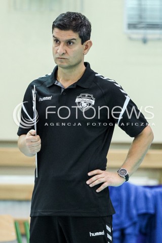  14.10.2017 RZESZOW <br />SIATKOWKA LIGA SIATKOWKI KOBIET LSK 2017/2018 WOMEN VOLLEYBALL POLAND POLISH LEAGUE <br />MECZ DEVELOPRES SKYRES RZESZOW - KS PALAC BYDGOSZCZ <br />N/Z LORENZO MICELLI - I TRENER ( HEAD COACH ) SYLWETKA <br /> 