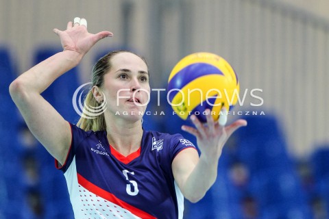  14.10.2017 RZESZOW <br />SIATKOWKA LIGA SIATKOWKI KOBIET LSK 2017/2018 WOMEN VOLLEYBALL POLAND POLISH LEAGUE <br />MECZ DEVELOPRES SKYRES RZESZOW - KS PALAC BYDGOSZCZ <br />N/Z NATALIA MISIUNA SYLWETKA <br /> 