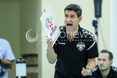  14.10.2017 RZESZOW <br />SIATKOWKA LIGA SIATKOWKI KOBIET LSK 2017/2018 WOMEN VOLLEYBALL POLAND POLISH LEAGUE <br />MECZ DEVELOPRES SKYRES RZESZOW - KS PALAC BYDGOSZCZ <br />N/Z LORENZO MICELLI - I TRENER ( HEAD COACH ) SYLWETKA <br /> 