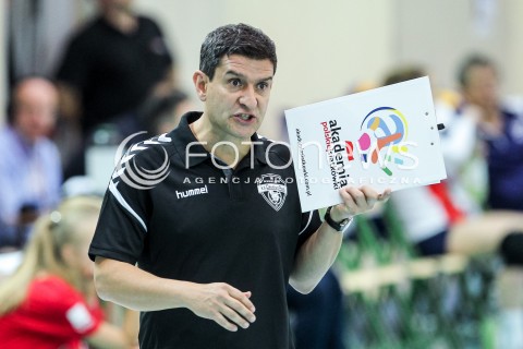  14.10.2017 RZESZOW <br />SIATKOWKA LIGA SIATKOWKI KOBIET LSK 2017/2018 WOMEN VOLLEYBALL POLAND POLISH LEAGUE <br />MECZ DEVELOPRES SKYRES RZESZOW - KS PALAC BYDGOSZCZ <br />N/Z LORENZO MICELLI - I TRENER ( HEAD COACH ) SYLWETKA <br /> 